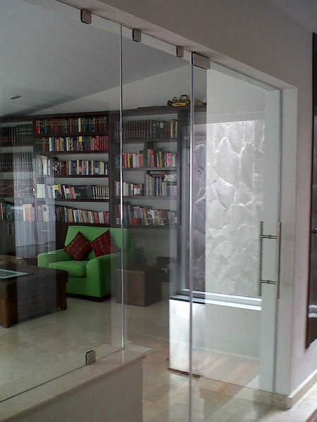 Foto: Puerta de Cristal Templado de Vecalum Aluminio y Cristal S.A. de