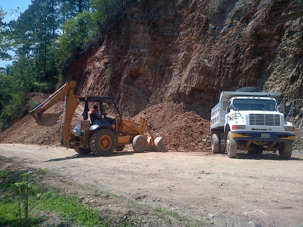 Carga y acarreo de materiales, vías terrestres