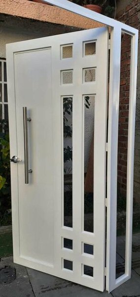 PUERTA EN HERRERIA TERMINADA