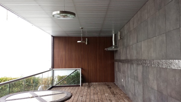 Tapanco para bar y sala de juegos