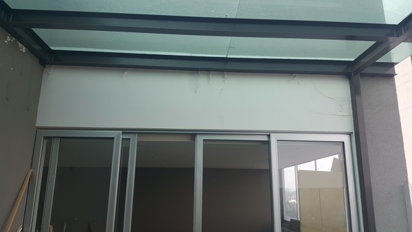 Trabajos de mantenimiento de cancelería de aluminio