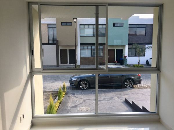 Ventana completa de estudio en casa