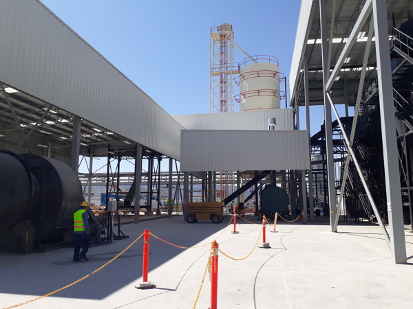 Cuarto de calderas patio de maniobras