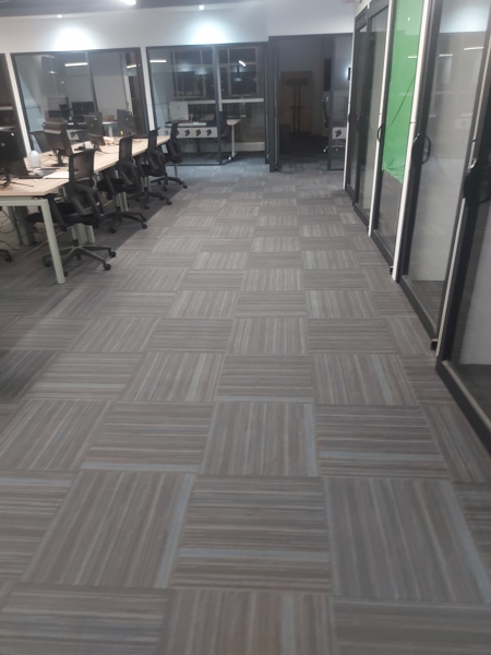 Lavado de alfombra en oficinas