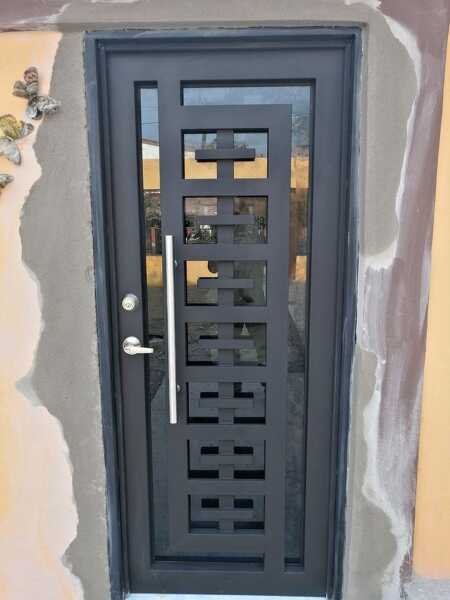 De Todo en Herreria, Puerta moderna