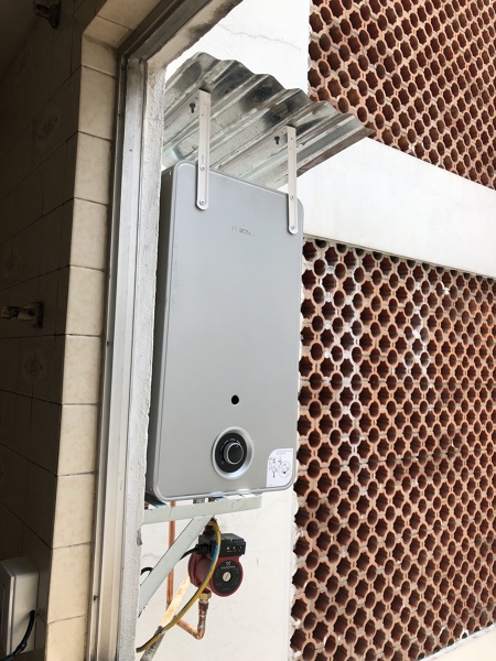 Instalación de boiler y presurizador