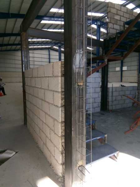 Construcción de oficina.