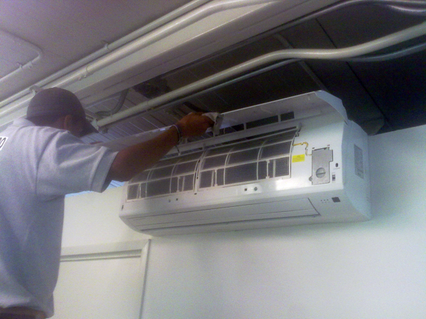 ararnque de equipos de aire acondicionado