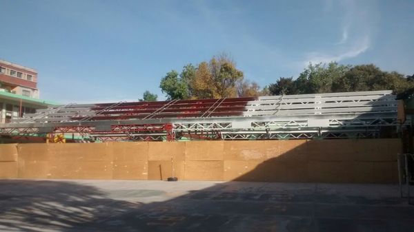 Construcción de techumbre de multipanel