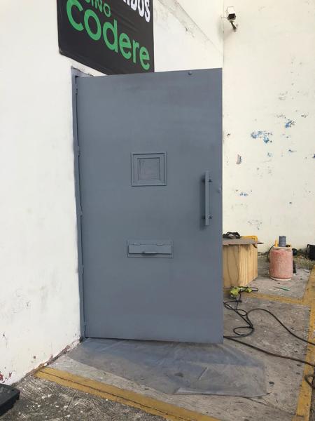Puerta de seguridad
