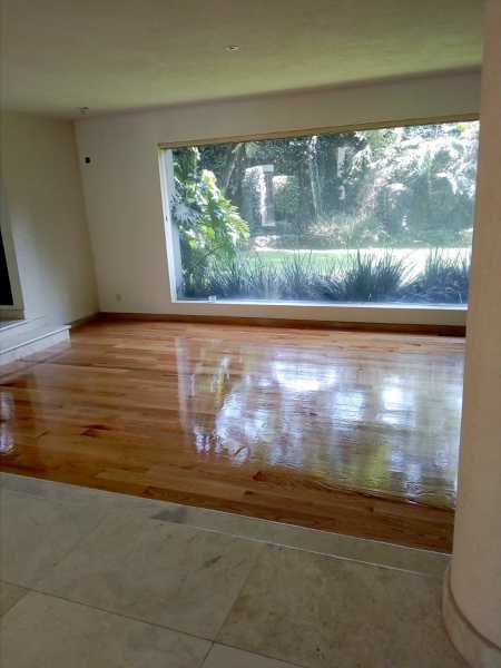 Pulido y Barnizado de pisos de Madera