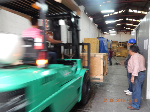 maniobras en almacen