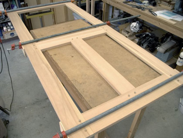 elaboración de puertas de madera