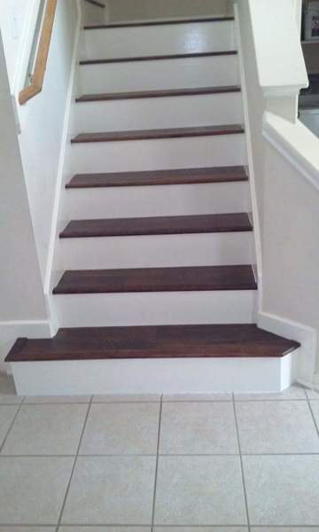 Foto: Escalones de Laminado de Flooring Designs & More #259447