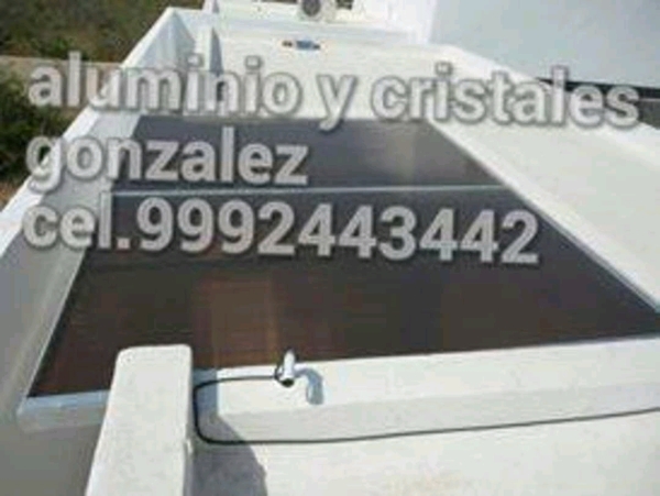 Foto: Domo de Aluminio y Cristales González #265918 - Habitissimo