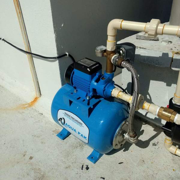 Instalación de sistema hidroneumático en residencia.