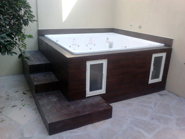FORRAMOS JACUZZYS Y TINAS DE BAÑO