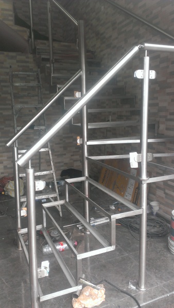 Foto: Escalera en Acero Tipo 304 de Escaleras Y Barandales Marinox