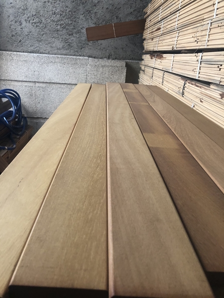 Deck De Cumaru Para Uso En Exteriores