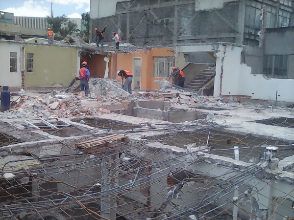 demolición con gente