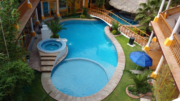 Alberca de hotel jade