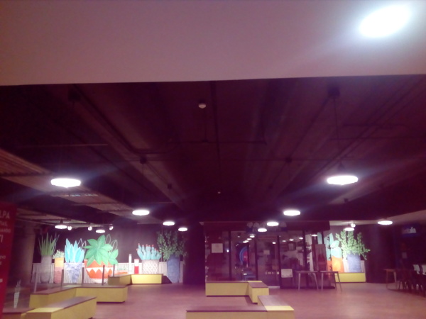 Luminaria sótano plaza andares