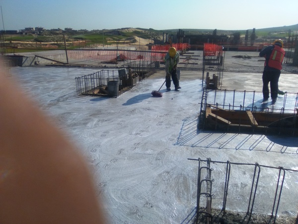 CURADO DE LOSAS DE CONCRETO HIDRAULICO