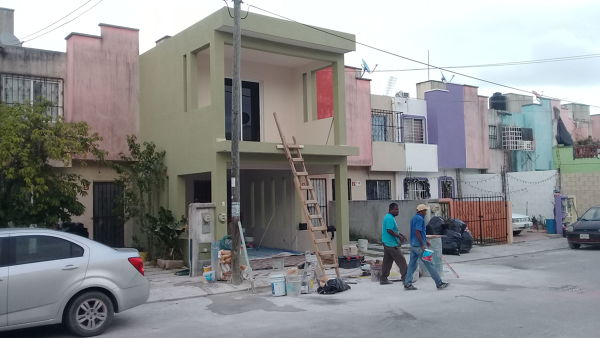 Construccion de estacionamiento y fachada