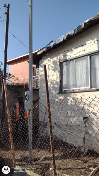 Instalación de poste para medidor