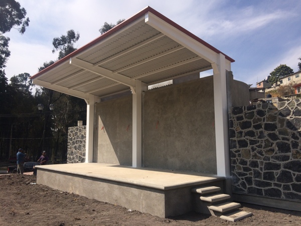 Foto: Fabricación y Montaje de Estructura para Cubierta en Foro de