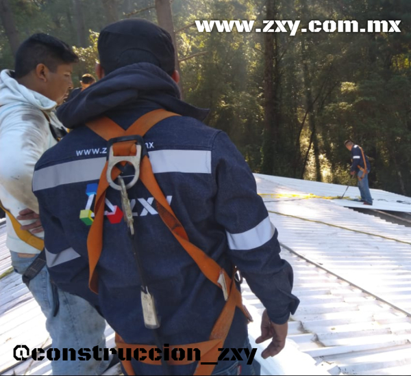 INSTALACIÓN DE LAMINA R101 EN TECHUMBRE