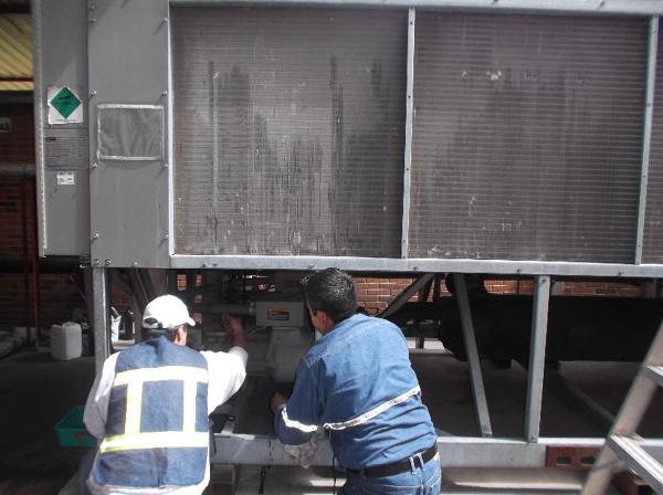 MANTENIMIENTO CORRECTIVO A CHILLER 110TR