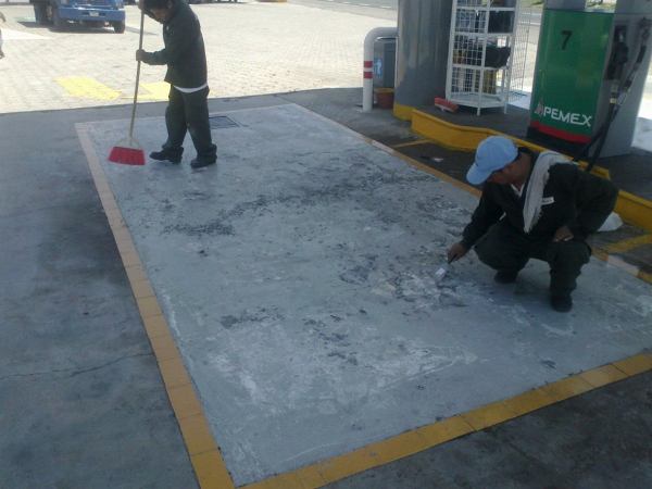 MANTENIMIENTO DE PISO EN GASOLINERA