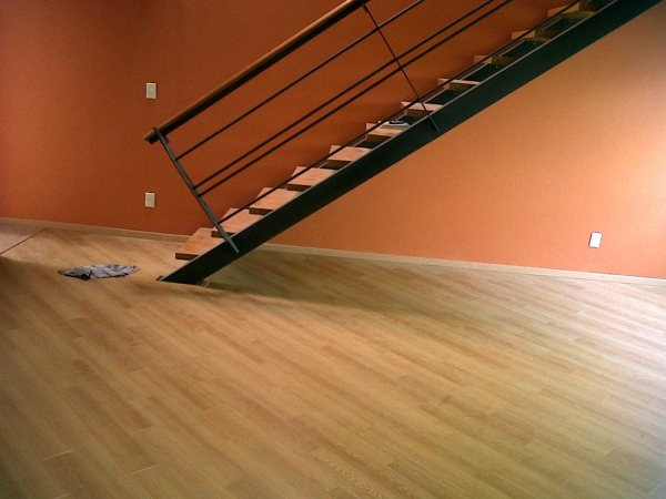 PISO LAMINADO DE 12 MM TIPO DUELA DE 5''