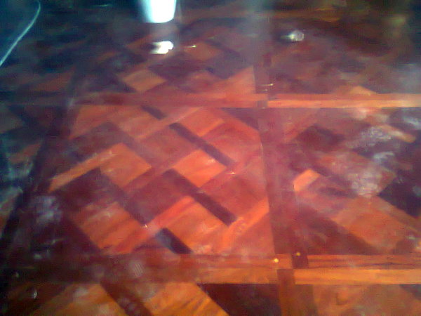 PISOS DE MADERA PULIDOS Y BARNIZADOS