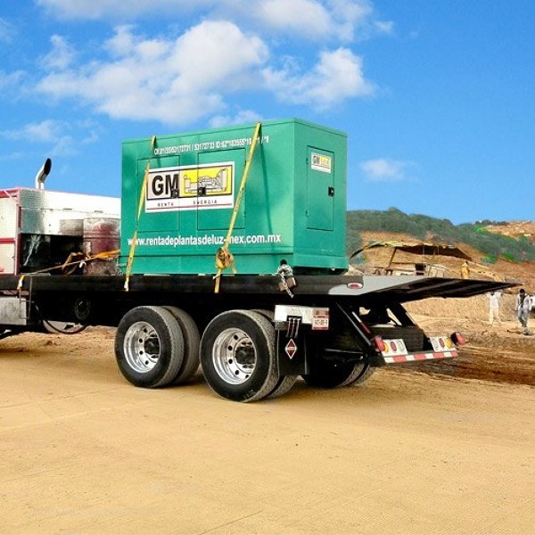 TRASLADOS CON PLATAFORMA Y MANIOBRAS CON CAMION TIPO HIAB