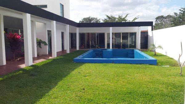 JARDIN EN CASA PRIVADA CHOLUL
