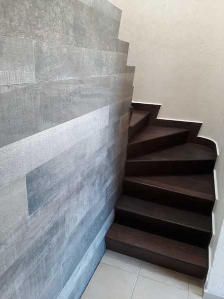 REHABILITACIÓN DE ESCALERA Y MURO