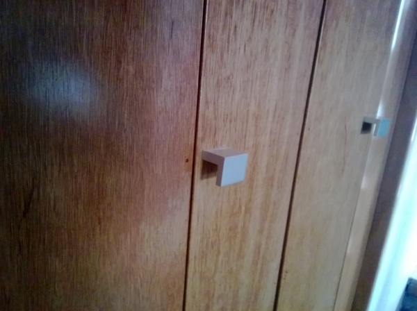 Puertas persianas de madera a baño