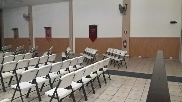 Lambrín instalado en iglesia