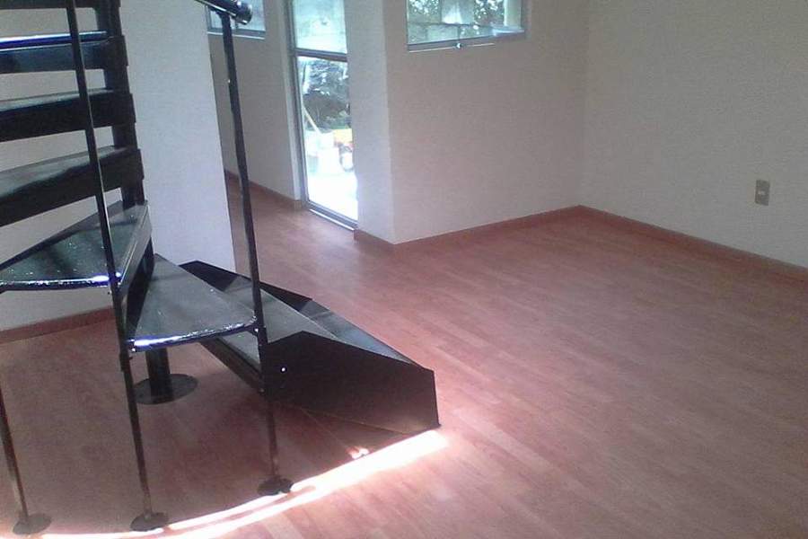 Acabados en general y colocación de piso laminado