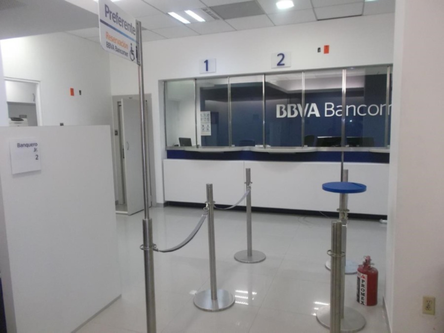 Acceso a cajas valla fila única, Escotilla de Seguridad, plafones y contacto para Turnos