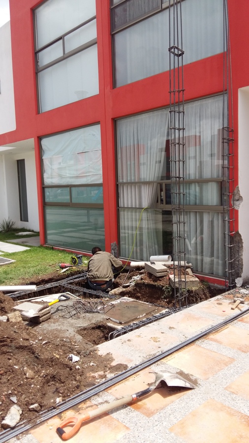 Anclado en Contra trabes