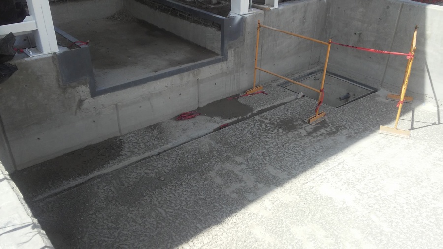 Anden con carcamo y preparación para rampa niveladora