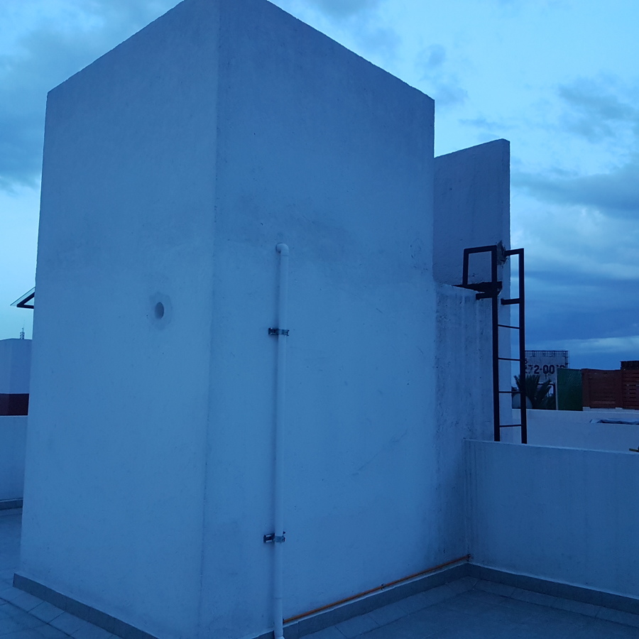 Antes, espacio de muro llorón y área de lavado