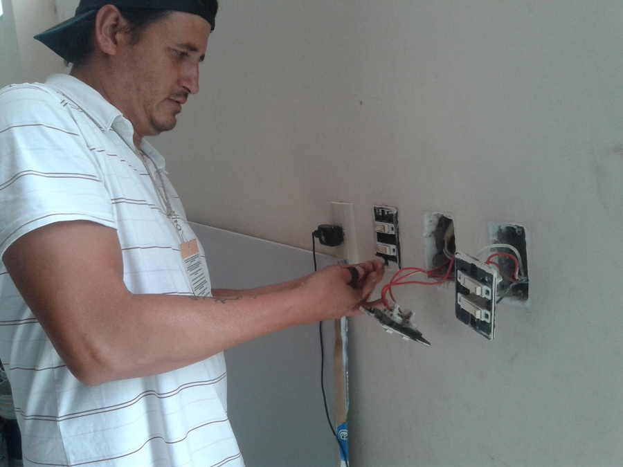 apagadores y contactos