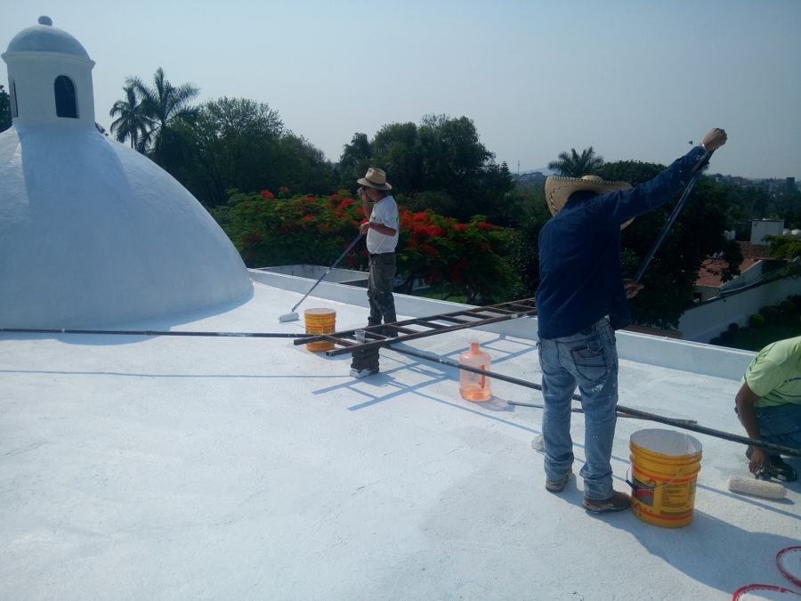 aplicacion de la primera capa de imper acrilico 