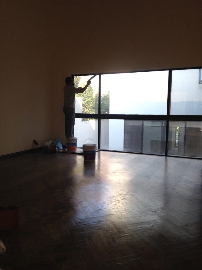 Aplicación de poliuretano en ventanas