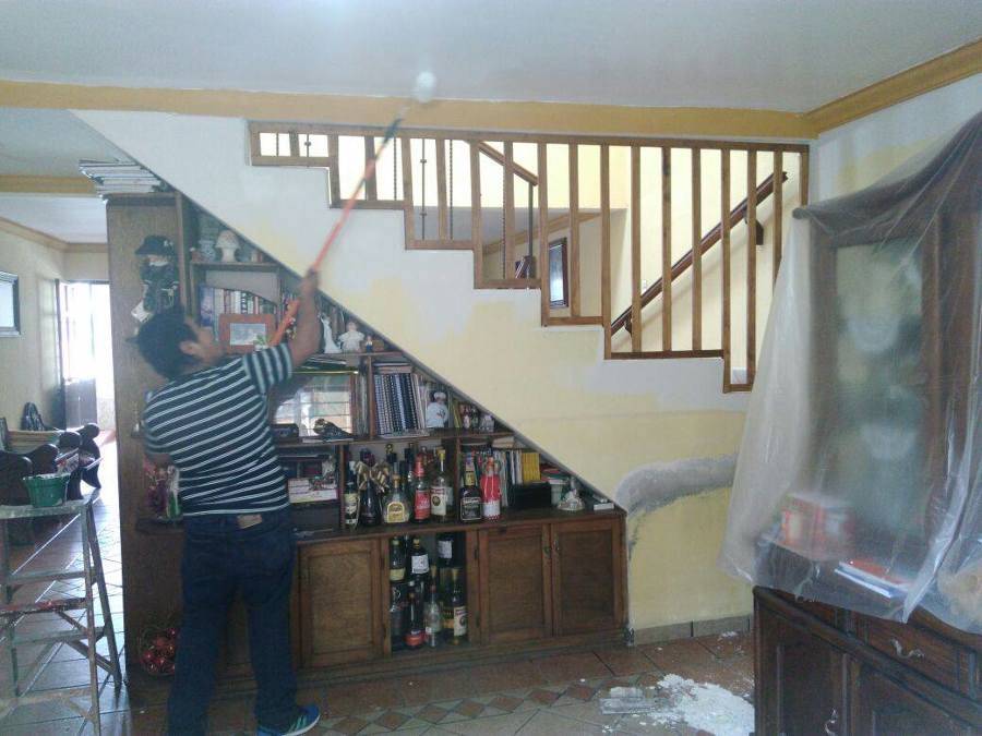 APLICACIOND E PINTURA EN MUROS Y PLAFONES