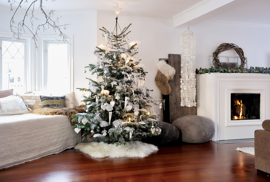 salón con árbol